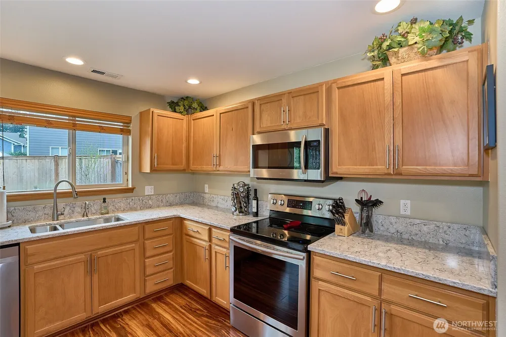 16637 SE 261st St, Covington, WA 98042