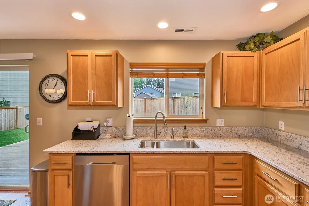 16637 SE 261st St, Covington, WA 98042