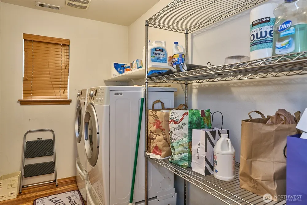 16637 SE 261st St, Covington, WA 98042