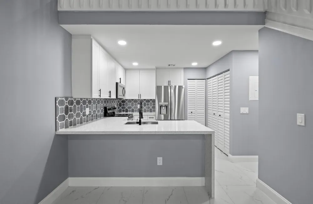 7125 Sportsmans Dr, North Lauderdale, FL 33068