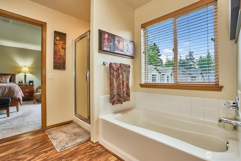 16637 SE 261st St, Covington, WA 98042