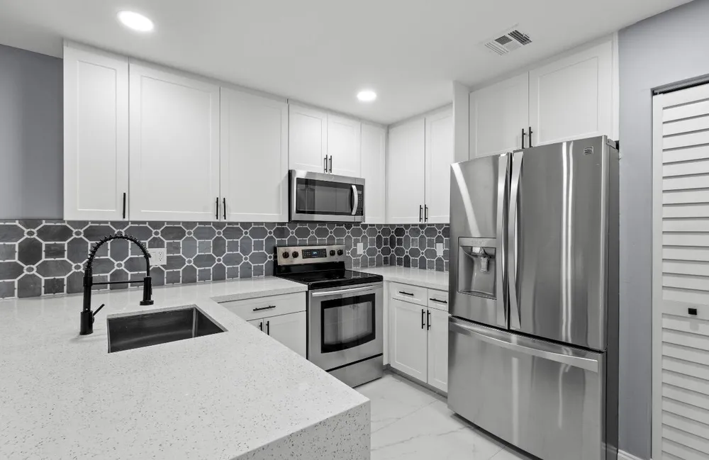 7125 Sportsmans Dr, North Lauderdale, FL 33068