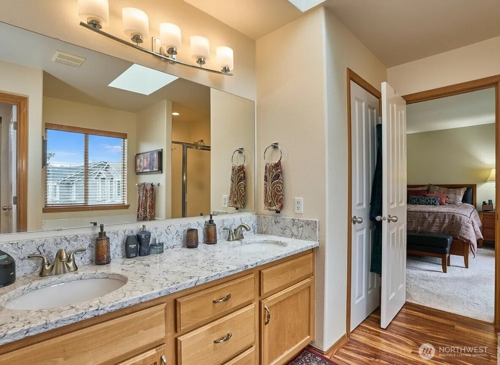16637 SE 261st St, Covington, WA 98042