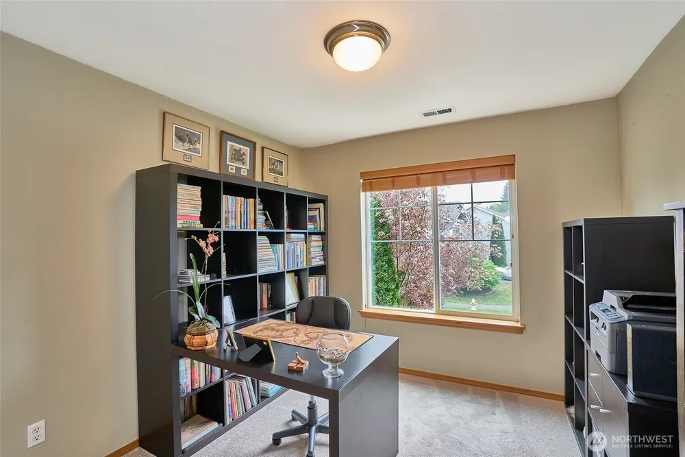 16637 SE 261st St, Covington, WA 98042