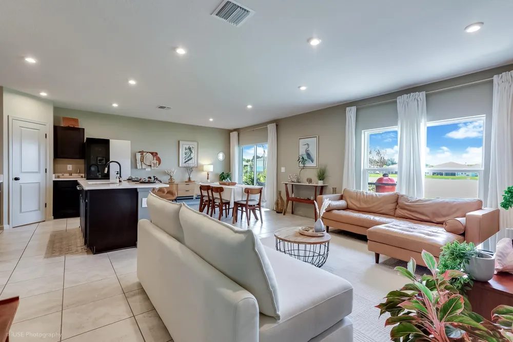 423 Acai Ln, Fort Pierce, FL 34981