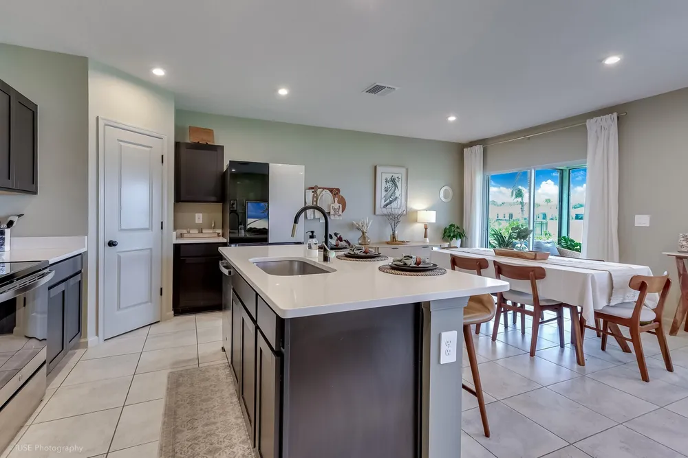 423 Acai Ln, Fort Pierce, FL 34981
