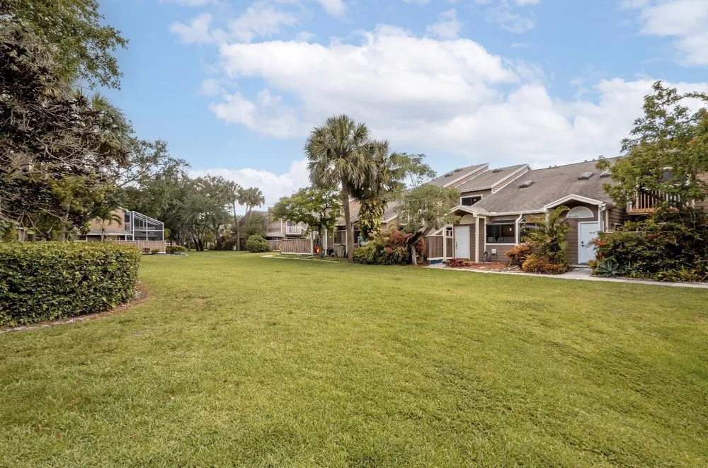 7125 Sportsmans Dr, North Lauderdale, FL 33068