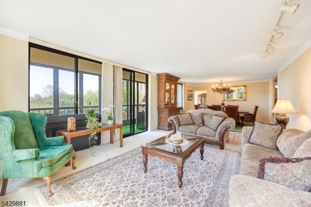 200 Winston Dr, Cliffside Park, NJ 07010