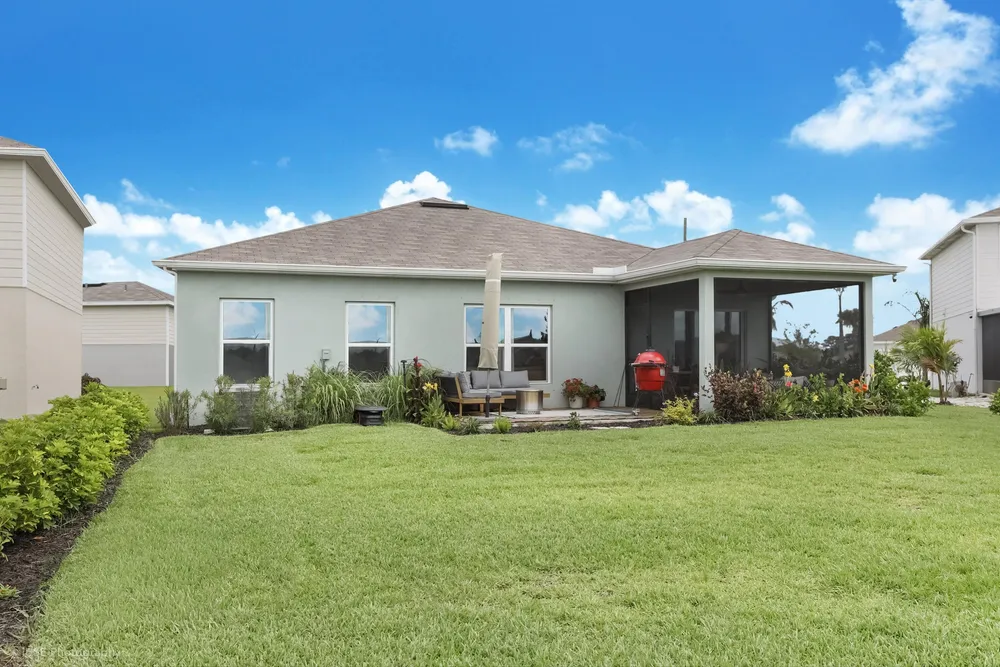 423 Acai Ln, Fort Pierce, FL 34981