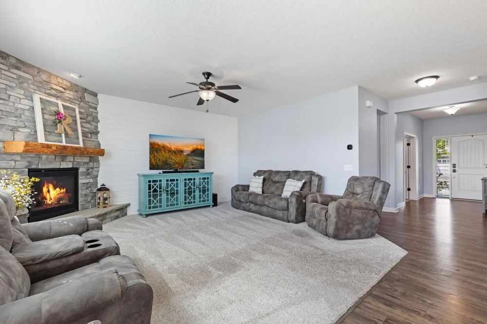 14290 Aldborough Ave, Rosemount, MN 55068