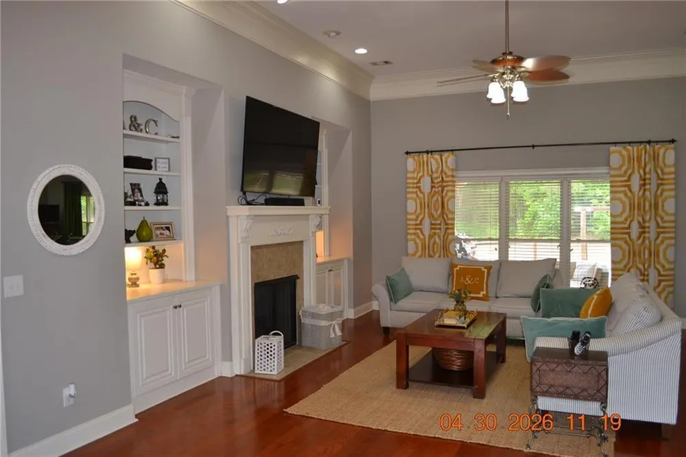 71 Greystone Ct, Smiths Station, AL 36877