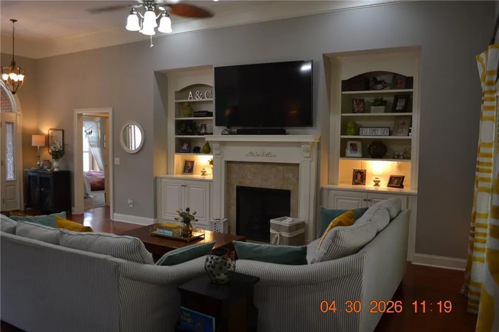 71 Greystone Ct, Smiths Station, AL 36877