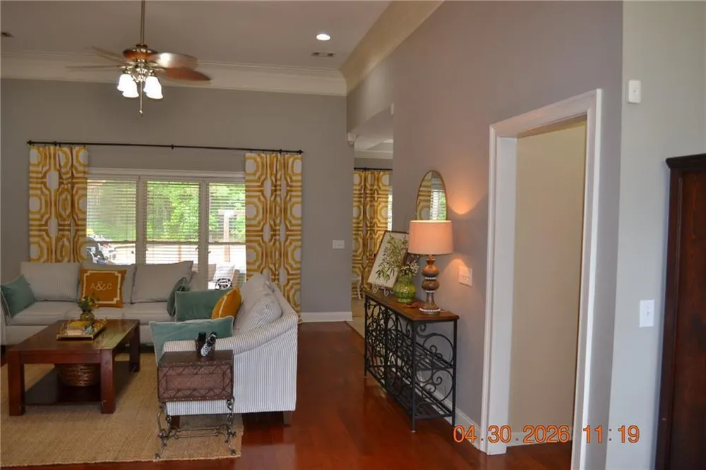 71 Greystone Ct, Smiths Station, AL 36877