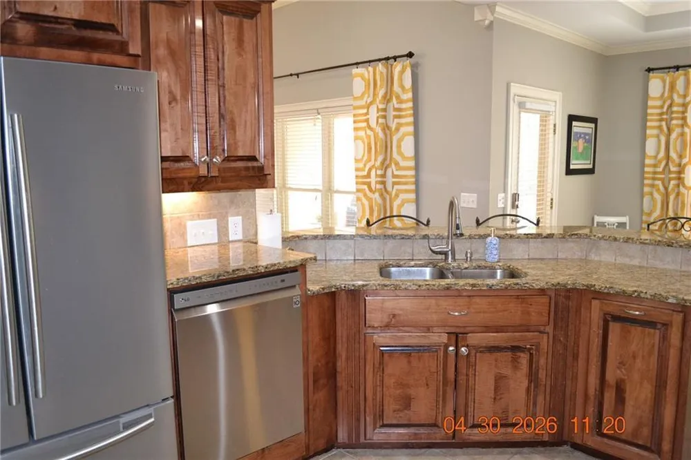 71 Greystone Ct, Smiths Station, AL 36877