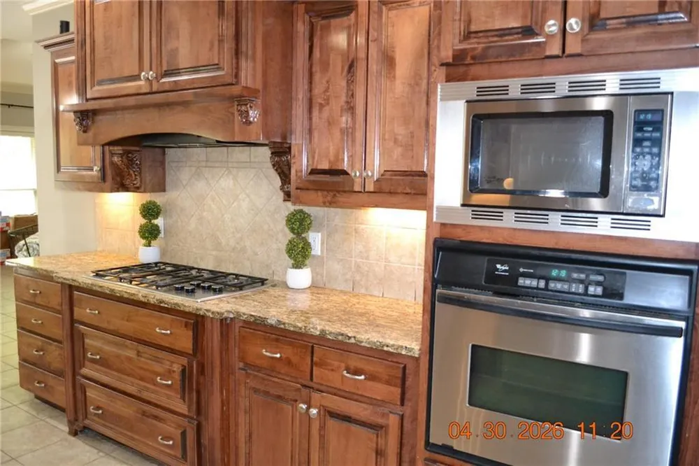 71 Greystone Ct, Smiths Station, AL 36877