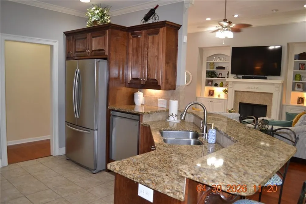71 Greystone Ct, Smiths Station, AL 36877