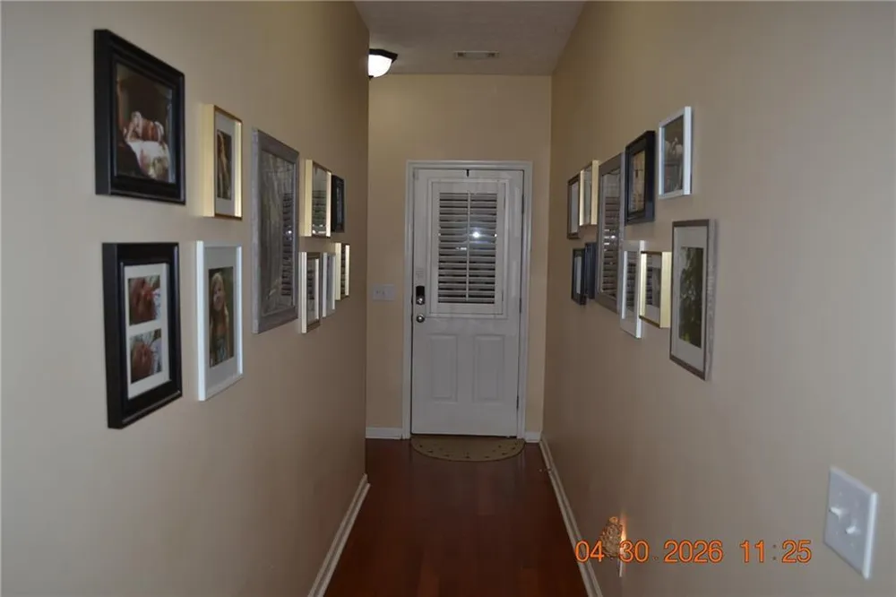 71 Greystone Ct, Smiths Station, AL 36877