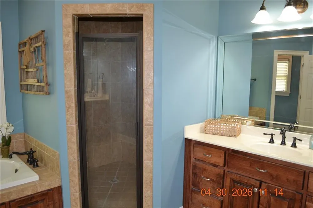 71 Greystone Ct, Smiths Station, AL 36877
