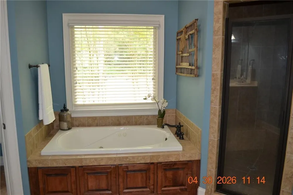 71 Greystone Ct, Smiths Station, AL 36877