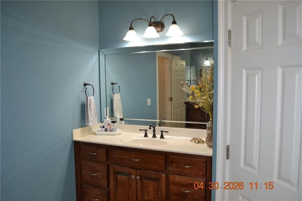 71 Greystone Ct, Smiths Station, AL 36877