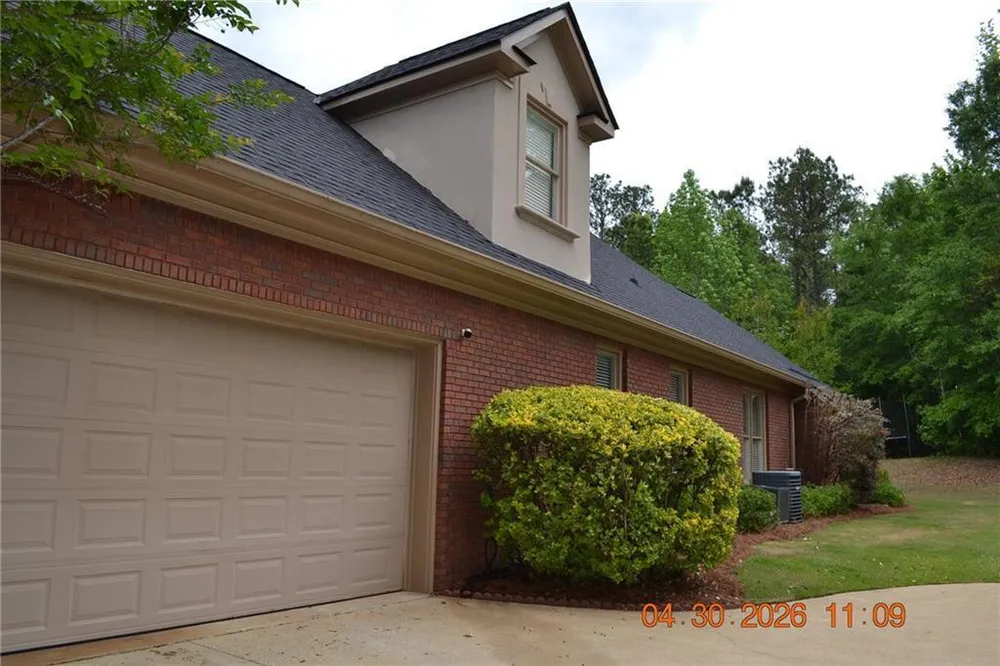 71 Greystone Ct, Smiths Station, AL 36877