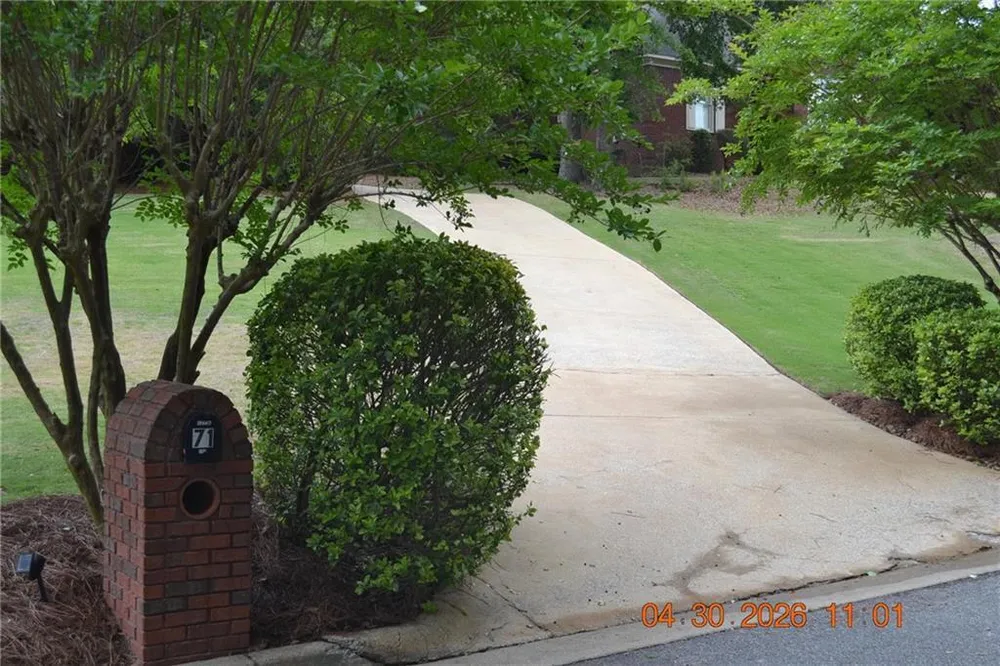 71 Greystone Ct, Smiths Station, AL 36877