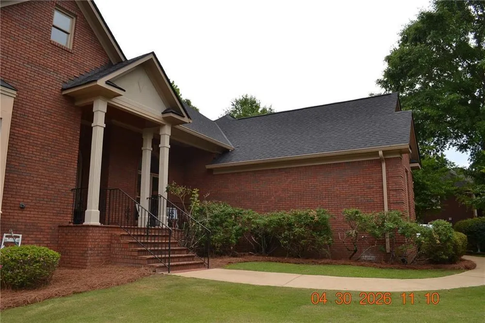 71 Greystone Ct, Smiths Station, AL 36877