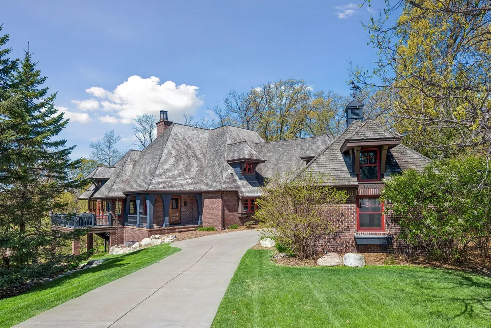 1610 Locust Hills Pl, Wayzata, MN 55391
