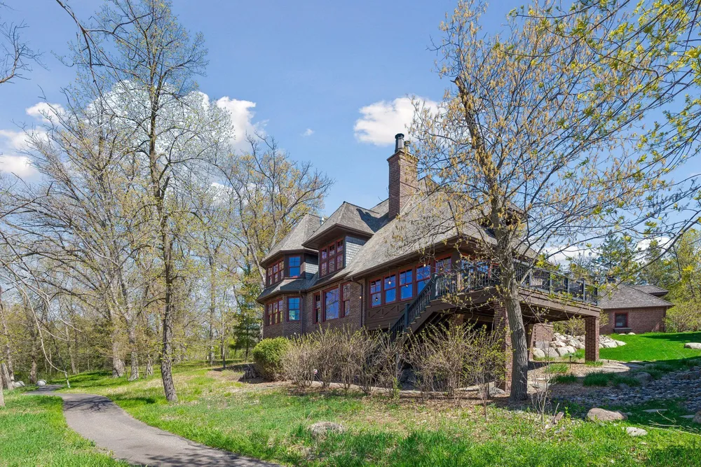 1610 Locust Hills Pl, Wayzata, MN 55391