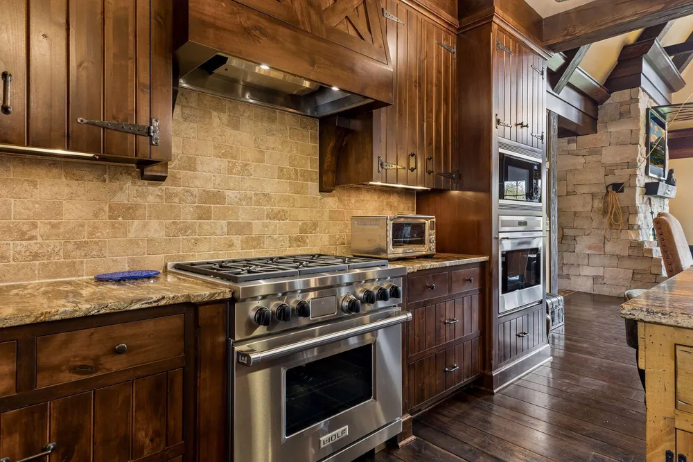 1610 Locust Hills Pl, Wayzata, MN 55391