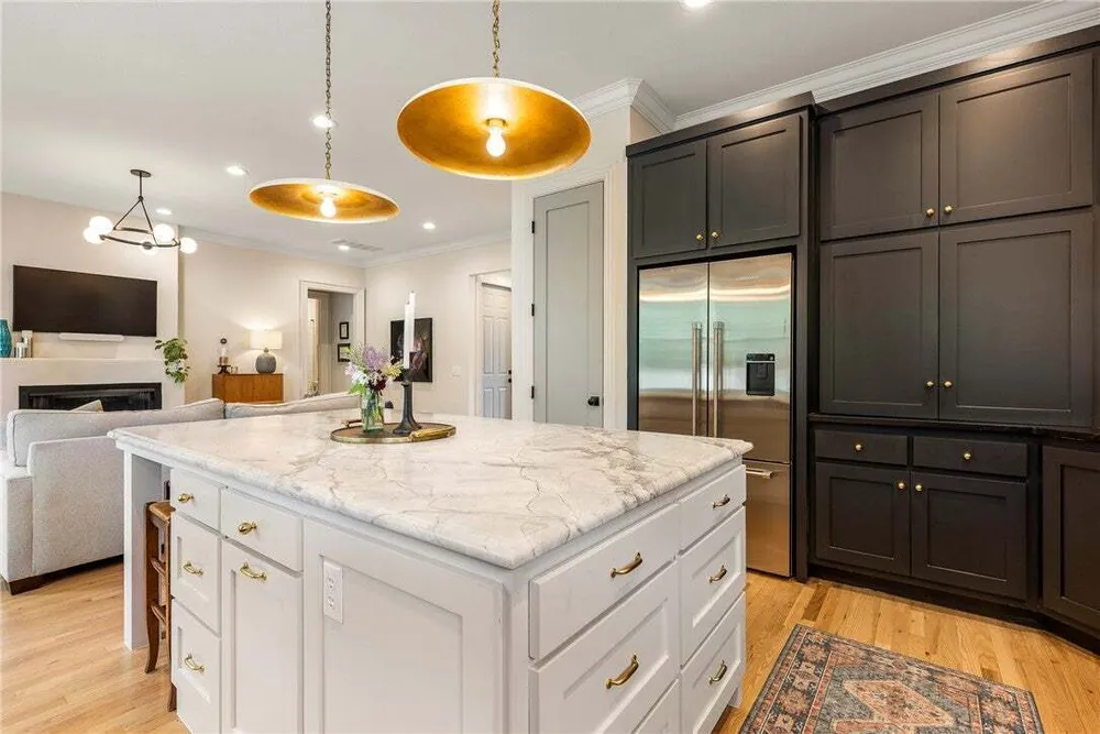 109 SE G Ct, Bentonville, AR 72712