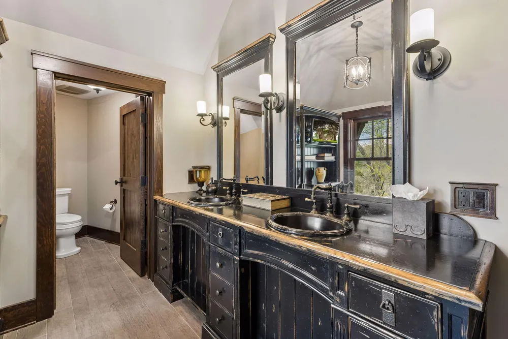 1610 Locust Hills Pl, Wayzata, MN 55391