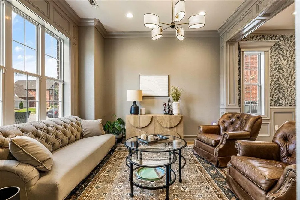 109 SE G Ct, Bentonville, AR 72712