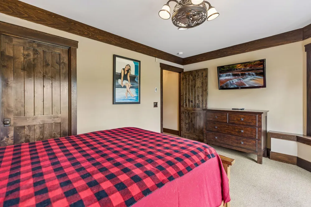 1610 Locust Hills Pl, Wayzata, MN 55391