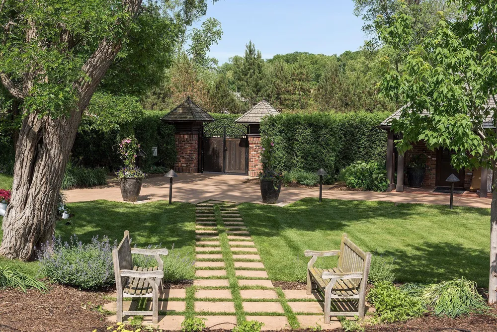 1610 Locust Hills Pl, Wayzata, MN 55391