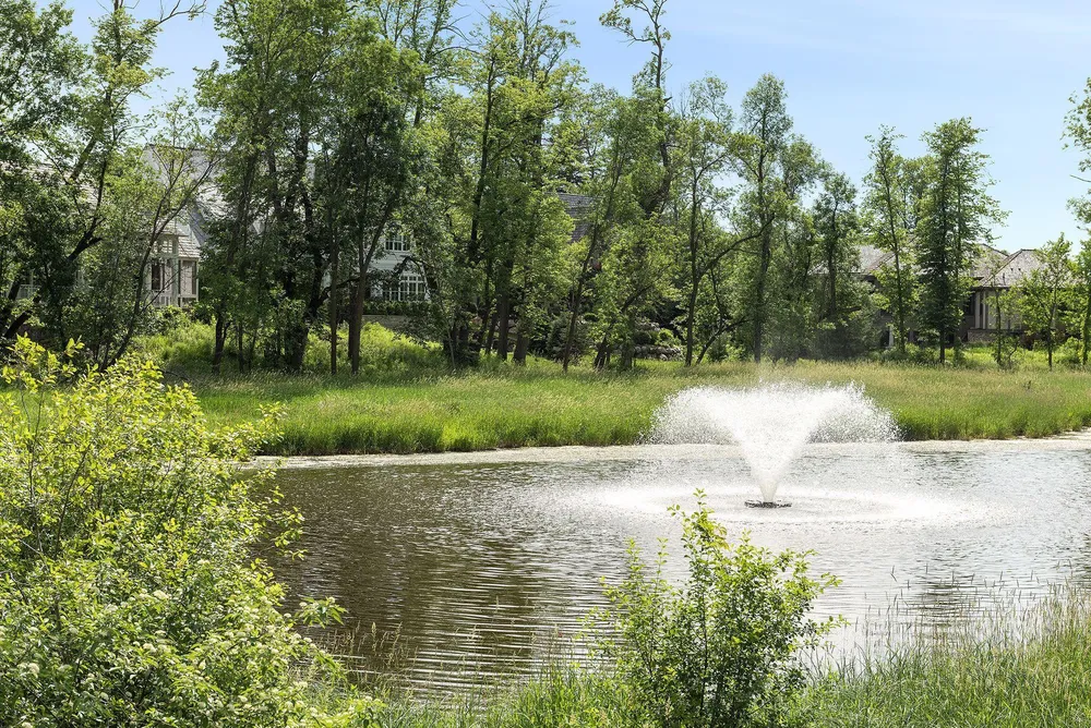 1610 Locust Hills Pl, Wayzata, MN 55391