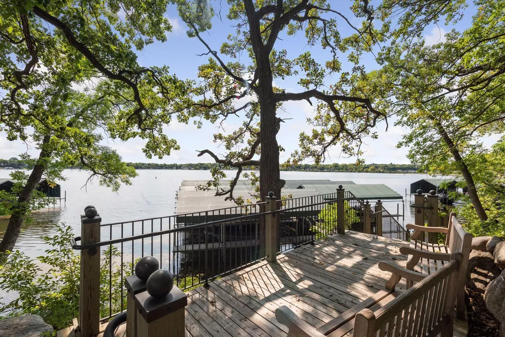 1610 Locust Hills Pl, Wayzata, MN 55391
