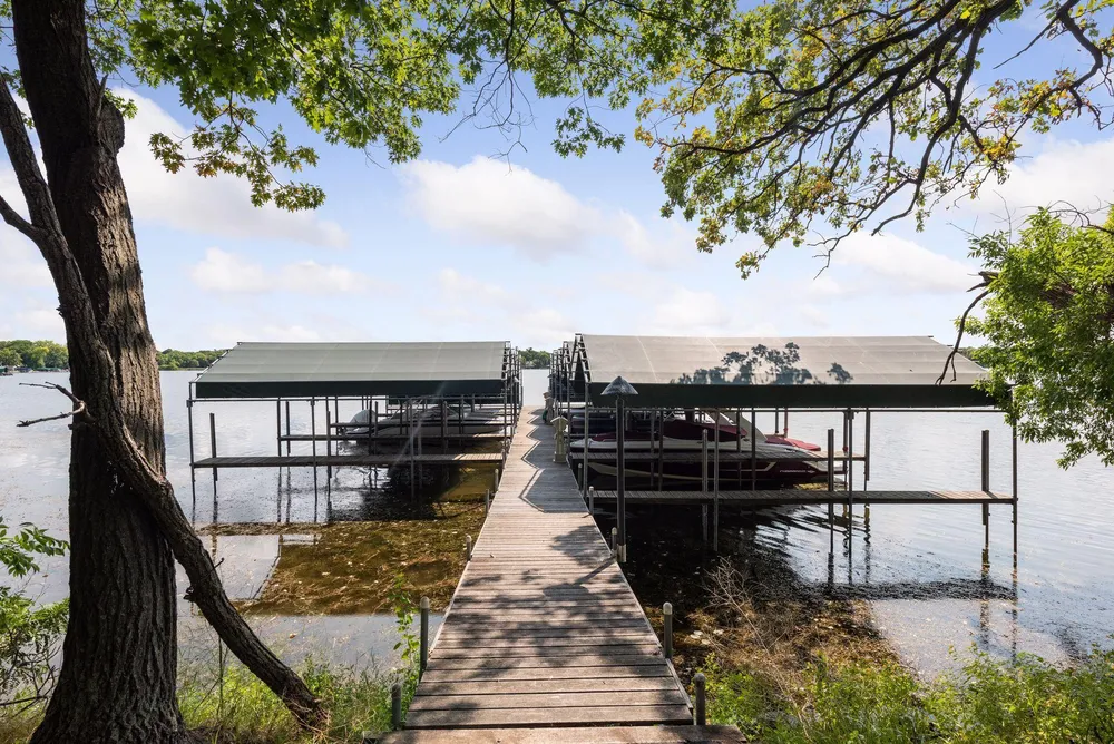 1610 Locust Hills Pl, Wayzata, MN 55391