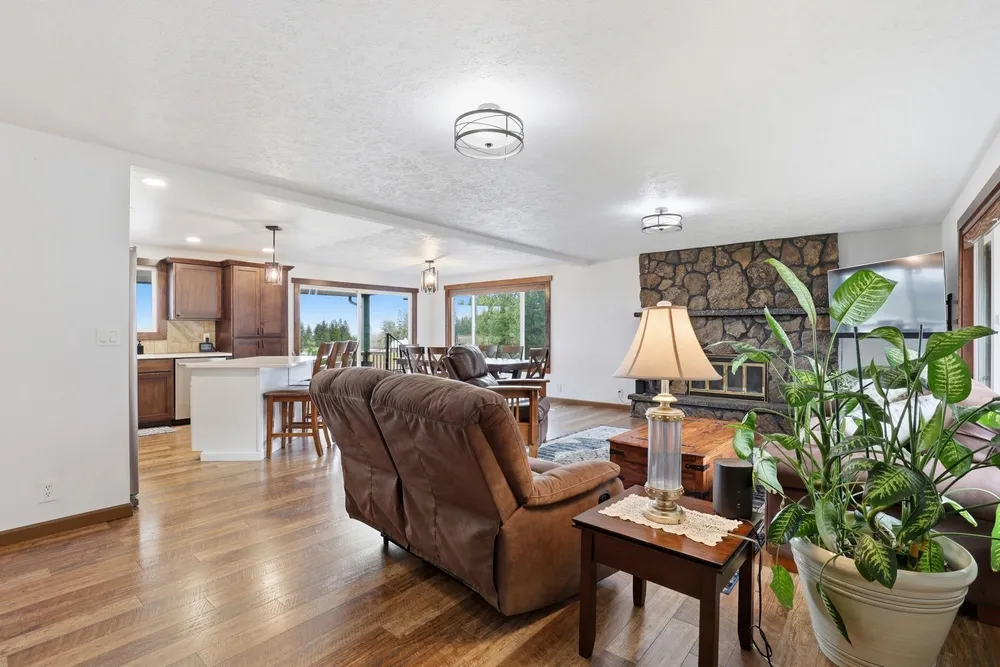 2416 W Hazard Rd, Spokane, WA 99208