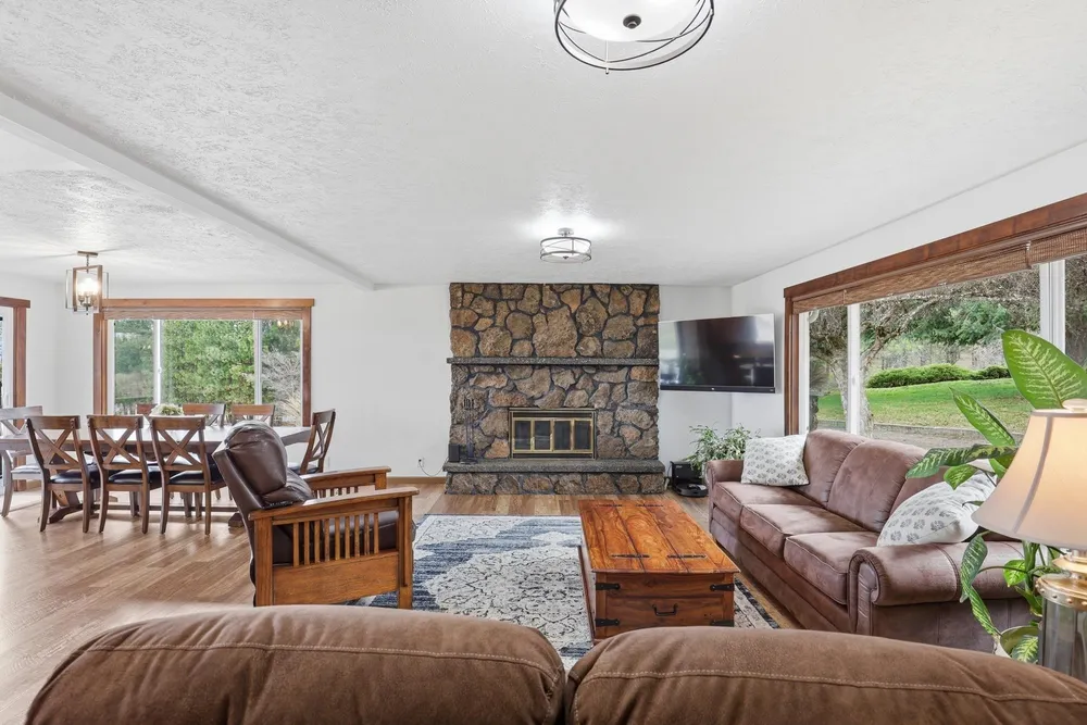 2416 W Hazard Rd, Spokane, WA 99208