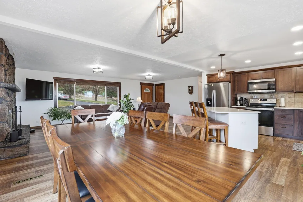 2416 W Hazard Rd, Spokane, WA 99208