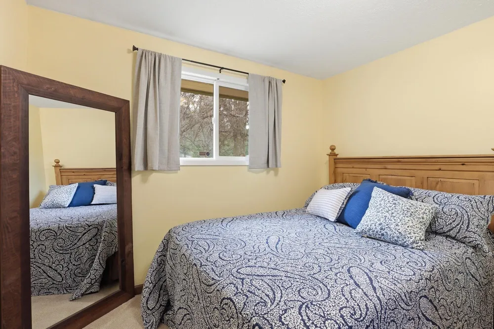 2416 W Hazard Rd, Spokane, WA 99208