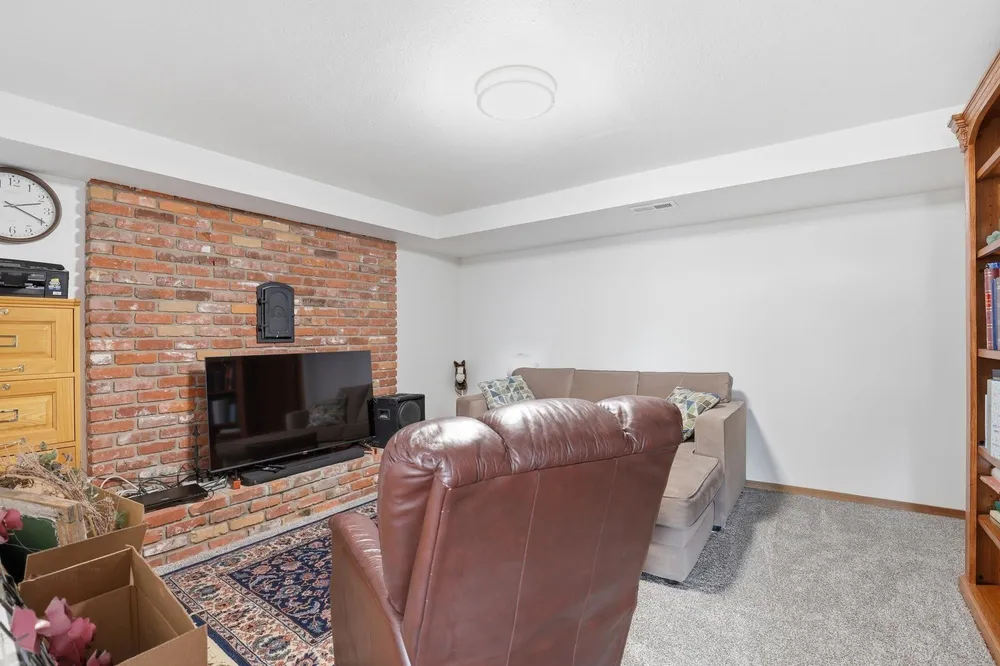 2416 W Hazard Rd, Spokane, WA 99208