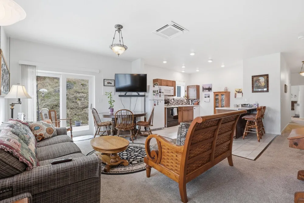 2416 W Hazard Rd, Spokane, WA 99208