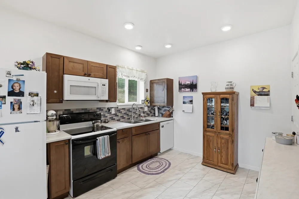 2416 W Hazard Rd, Spokane, WA 99208