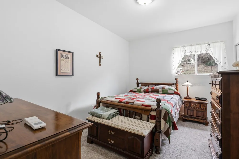 2416 W Hazard Rd, Spokane, WA 99208