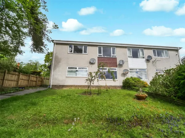 Larch Grove, Milton of Campsie, Glasg...