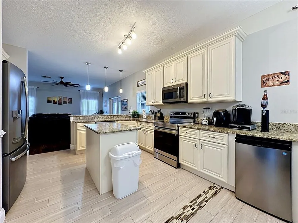 735 Kildrummy Dr, Davenport, FL 33896