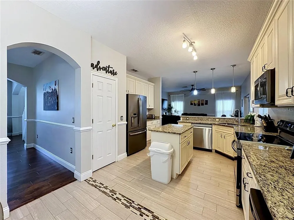 735 Kildrummy Dr, Davenport, FL 33896