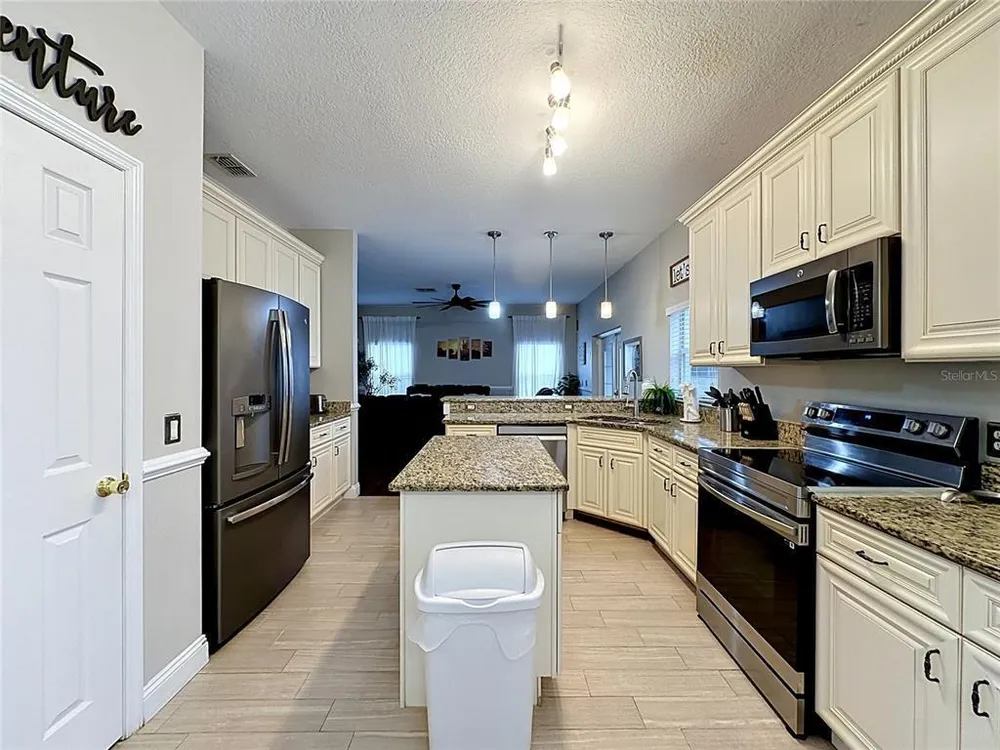 735 Kildrummy Dr, Davenport, FL 33896